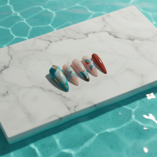 Présentoir ongles encadré par l'eau